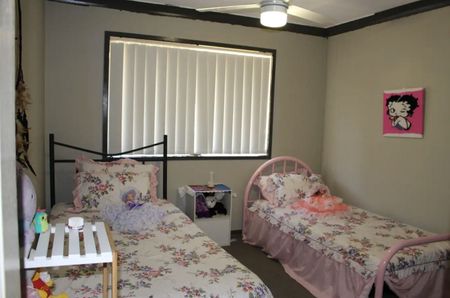 Spacious 4 Bedroom Family Home Available! - Photo 5