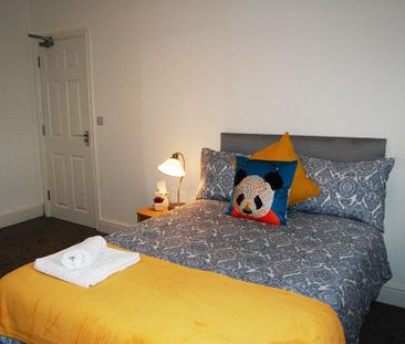 6 bedroom terraced house to rent - Photo 5