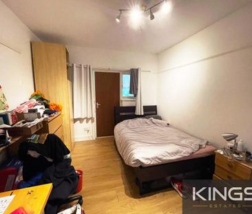 6 bedroom semi-detached house to rent - Photo 4