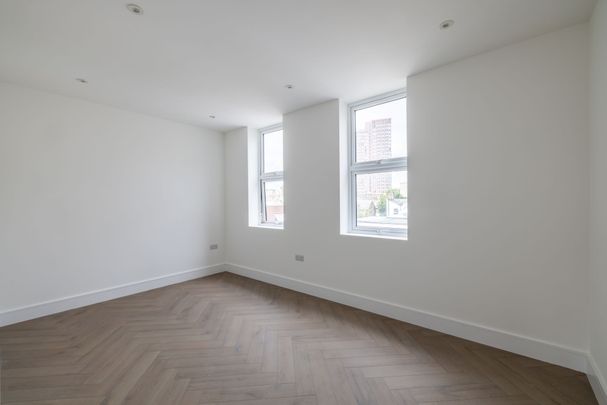 To Let 2 Bedroom Apartment - Photo 1