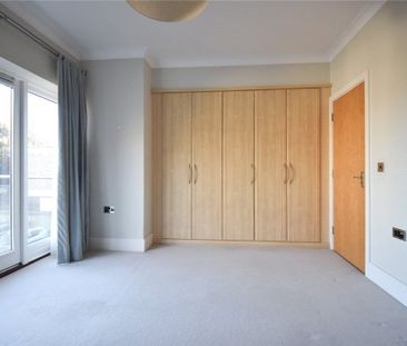 Well presented 2 bedroom second floor apartment for rent in Cambrid... - Photo 6