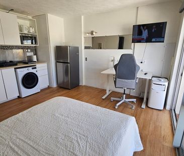 Fully Furnished Chic Studio overlooking the Broadwater Southport - Photo 2