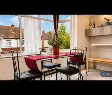 2 bedroom maisonette to rent - Photo 2