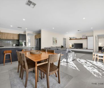 Parkside Elegance Moments from the Canning River - Photo 1