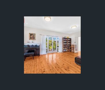 Gorgeous Family Home for Rent in a Tranquil Neighborhood! - Photo 2