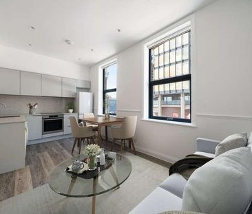 High Road, Wood Green, N22 - Photo 1