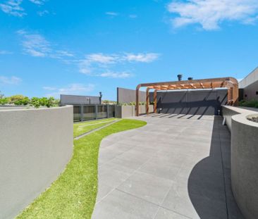 Modern One-Bedroom Apartment with Stunning Views in Balwyn North - Photo 1