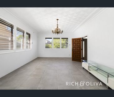 A Family Home of Grand Proportions... - Photo 1