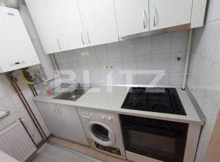 Apartament 1 camera, decomandat, 35 mp, zona strazii Bizusa - Fotografie 3