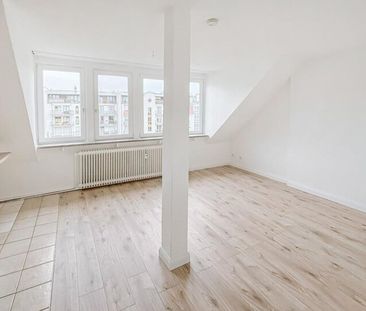 Nähe Hochschule- Renovierte und gemütliche 2-Zimmer-Dachgeschosswoh... - Foto 1