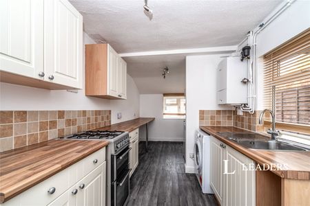 2 bedroom house to rent Littledale Street, Kempston, Bedford, Bedfordshire, MK42 - Photo 3