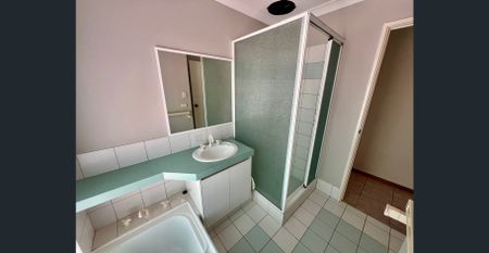 Family home in the heart of Erskine - Available January 2026 - Photo 5