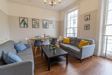 9 Bed Student Accommodation - Photo 2