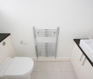 3 bedroom end of terrace house to rent - Photo 6