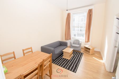 Ladbroke Crescent, Notting Hill, London W11 - Photo 2