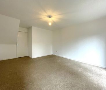 2 bedroom end of terrace house to rent - Photo 4