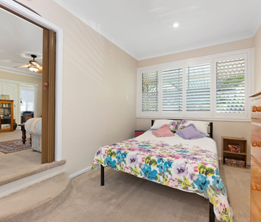 Family Home with Pool in Convenient Macquarie Hills Location - Photo 2