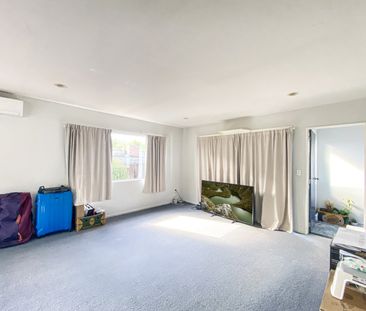 ELLERSLIE - 3 Bedroom House in a good location - Photo 1