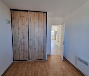 Location Appartement 4 pièces 70m² MARSEILLE 3ème - Photo 1