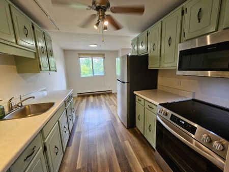 For Lease - 4 Avalon Place Unit# 102, Kitchener, Ontario - Photo 4