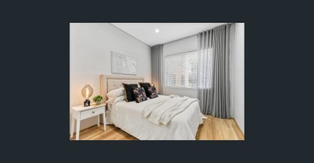 Fully Renovated One Bedroom Apartment - Photo 2