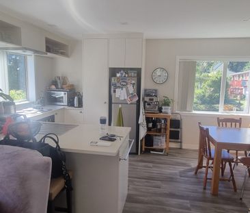 3 bedroom in Totara Vale - Photo 6