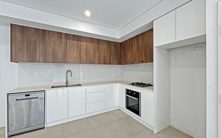 Modern Ground-Floor Living in Prime Location - Photo 5