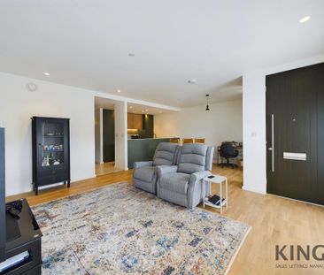 2 bedroom maisonette to rent - Photo 1