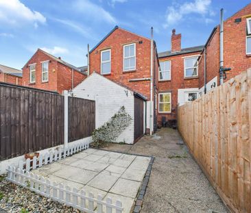 2 bedroom Terraced House to rent - Photo 4