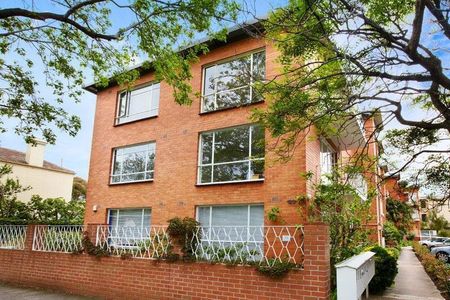 Brightly Renovated Gem - Photo 4