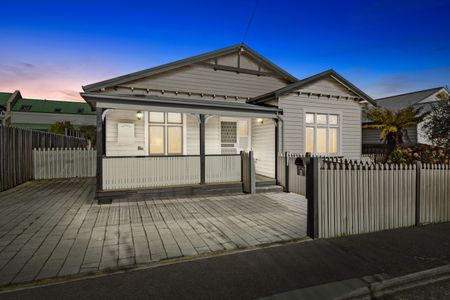 Modern Living with Convenience and Comfort in South - Photo 5