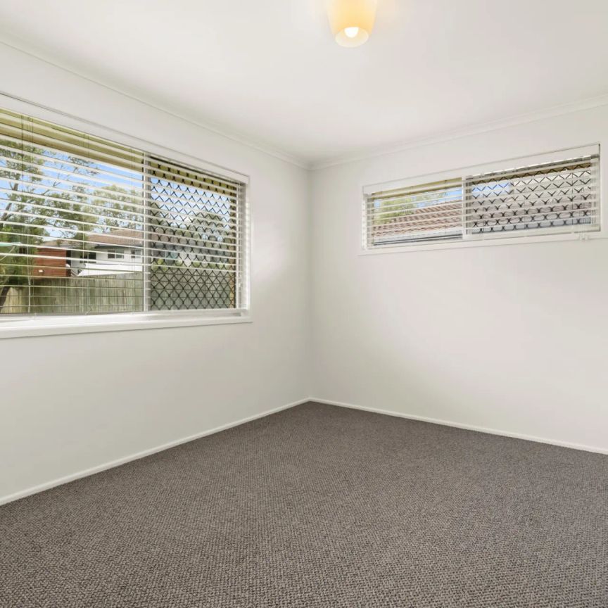 Neat & Spacious 3-Bedroom Home in Keperra - Photo 1