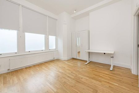 4 bedroom flat to rent - Photo 3