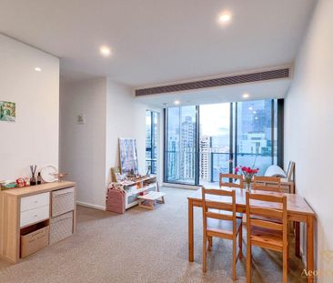 Luxury High-Floor Apartment with Stunning City Views - Photo 1