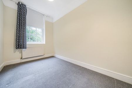 Connaught Mews, London, SE18 - Photo 2