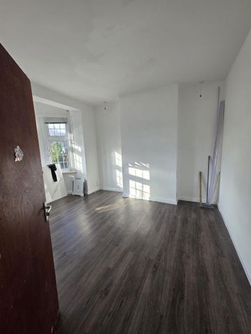 5 bedroom end of terrace house to rent - Photo 4