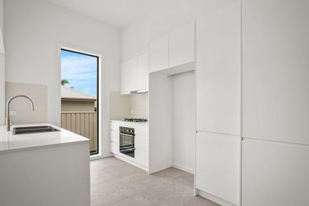 New Townhouse - Photo 2