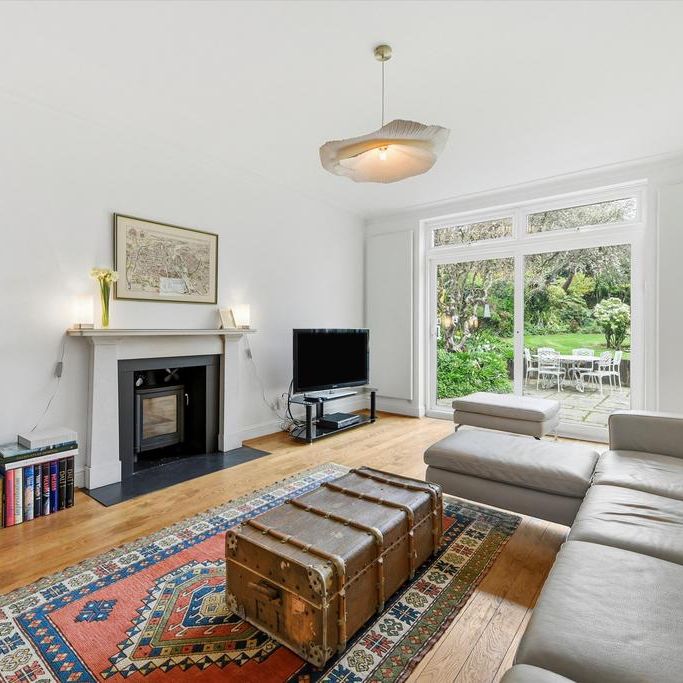 4 bedroom detached house to rent - Photo 1