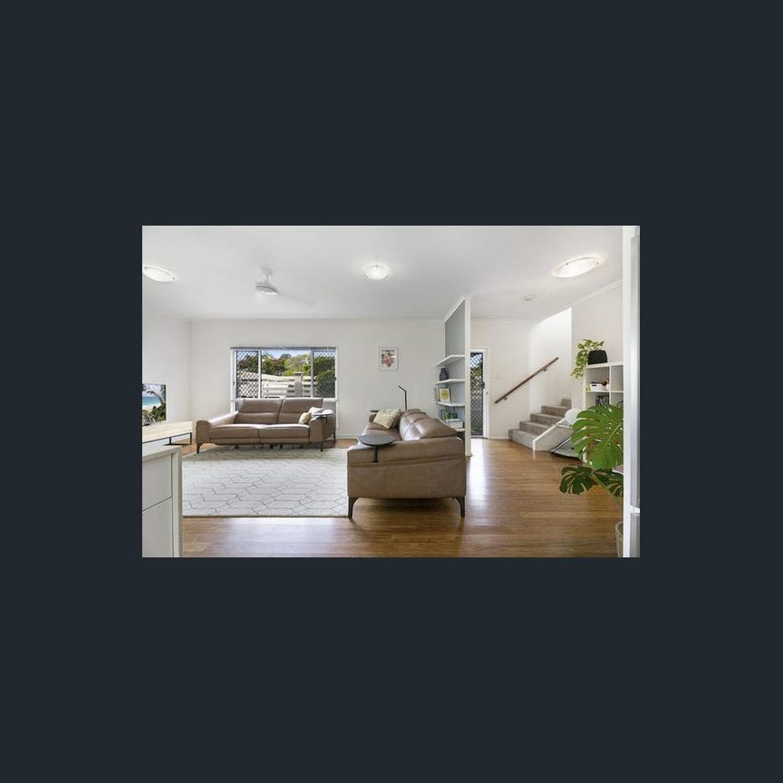 Freshly Renovated Beach House - Photo 1