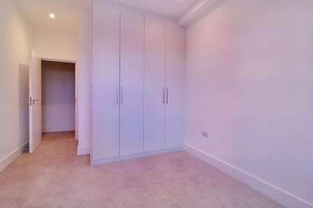 Flat 4, High Road , Harrow Weald, HA3 - Photo 4