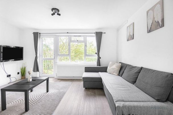 2 bedroom flat to rent - Photo 1