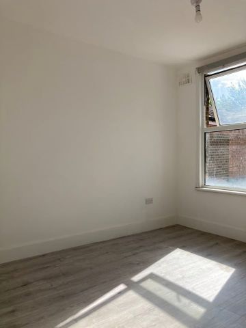 2 Bed Flat, London, E17 - Photo 4