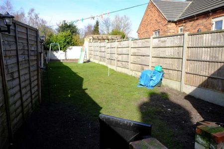 3 bedroom end of terrace house to rent - Photo 5