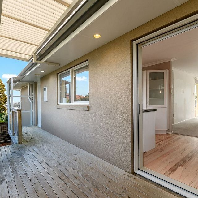Sunny Spacious 2 bedroom House - Photo 1