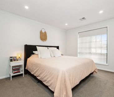 9 Bennett Cl, Aberfoyle Park SA 5159 - House For Rent | Domain - Photo 1