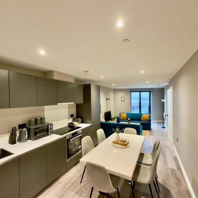 3 bedroom apartment to rent - Photo 1