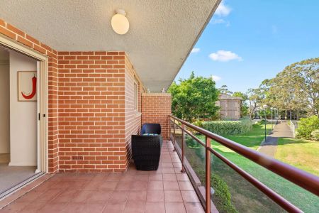 “Spacious Abode | Commuters Dream” - Photo 3