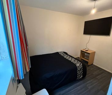 Room in a Shared Flat, Marvell House, SE5 - Photo 1