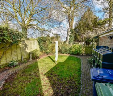 3 bedroom semi-detached house to rent - Photo 6