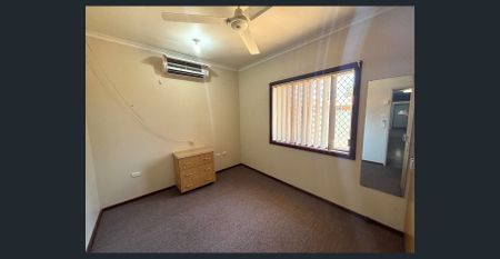 FAMILY FRIENDLY BRICK HOME! - Photo 4